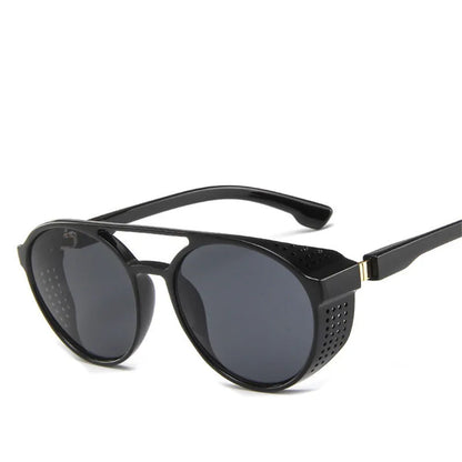 SUNGLASSES TRAVEL